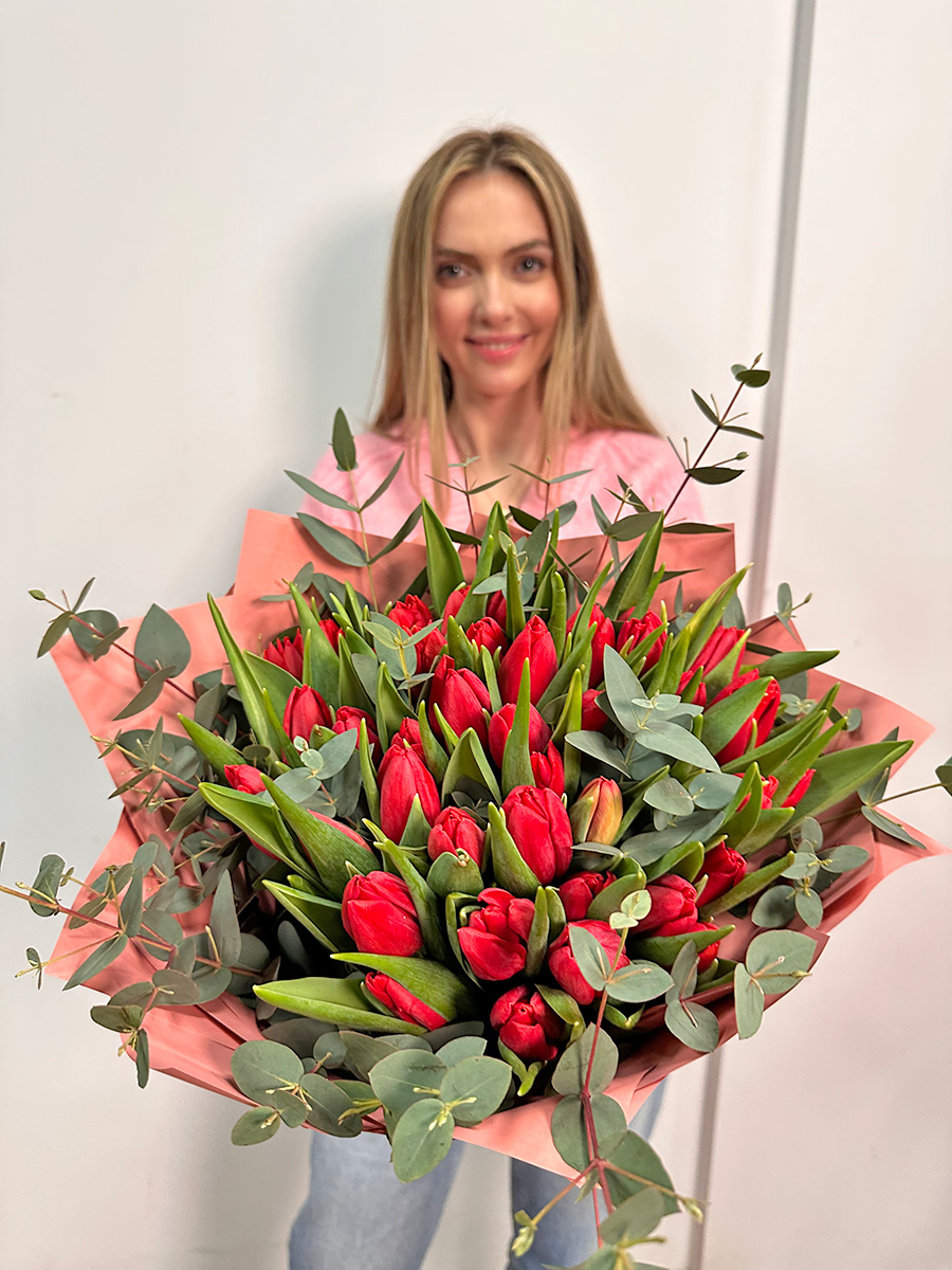 Bukiet czerwonych tulipanów